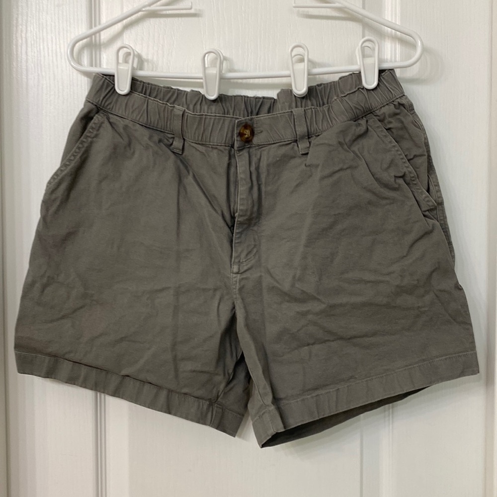 Chubbies original sky’s out thighs out 5.5” inseam. Mens large. Grey.